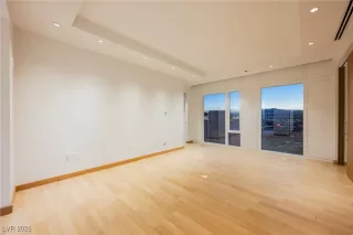 Photo #5: 2752162 Listing