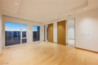 Photo #6: 2752162 Listing