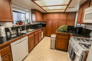 Photo #6: 2752200 Listing