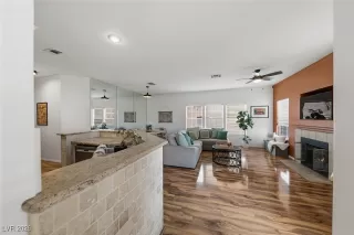 Photo #4: 2752221 Listing