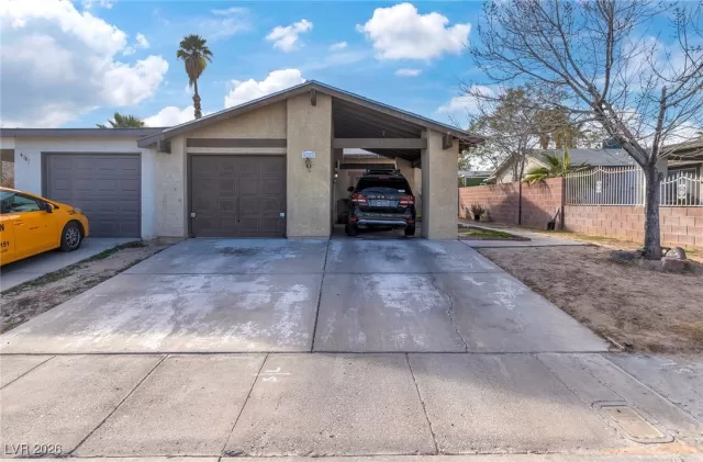 MLS: 2752266 Condo For Sale