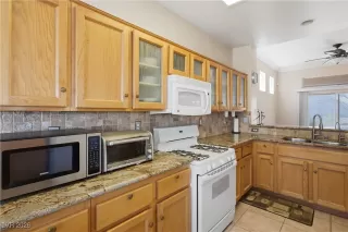 Photo #6: 2752341 Listing