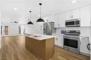 Photo #2: 2752344 Listing