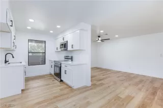 Photo #2: 2752351 Listing 