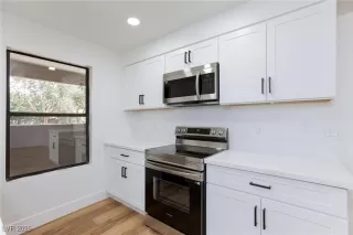 Photo #3: 2752351 Listing 