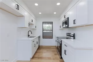 Photo #4: 2752351 Listing 