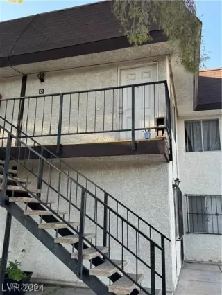 Photo #1: 2752415 Listing 