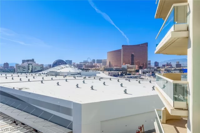 MLS: 2752444 Condo For Sale