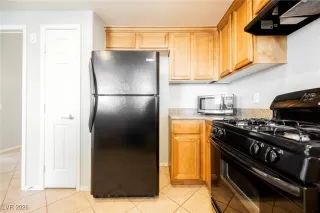 Photo #3: 2752454 Listing