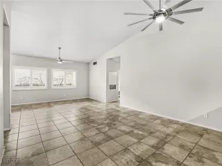 Photo #3: 2752457 Listing