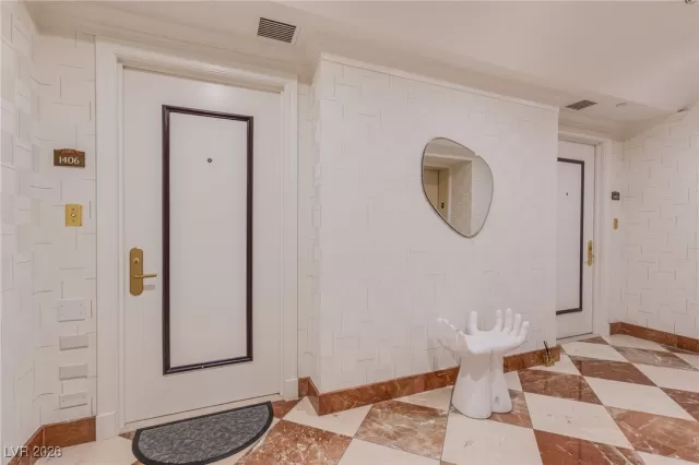 MLS: 2752460 Condo For Sale