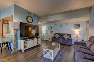 Photo #1: 2752477 Listing 