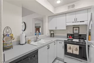 Photo #5: 2752517 Listing 