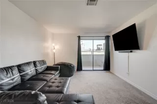 Photo #5: 2752575 Listing