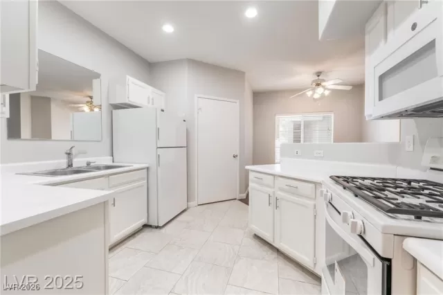 MLS: 2752594 Condo For Sale