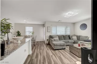 Photo #4: 2752596 Listing 