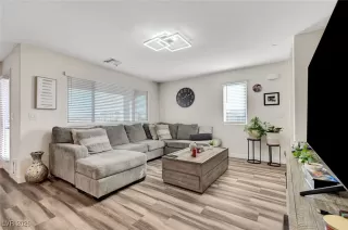 Photo #5: 2752596 Listing 