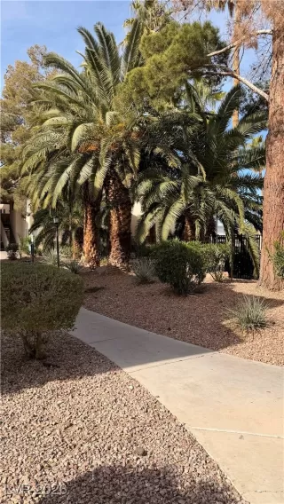 Photo #2: 2752626 Listing 