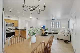 Photo #4: 2752632 Listing