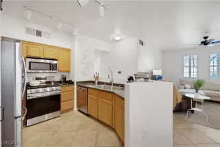 Photo #5: 2752632 Listing