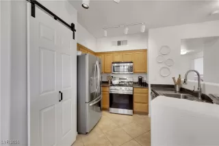 Photo #6: 2752632 Listing