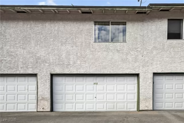 MLS: 2752673 Condo For Sale