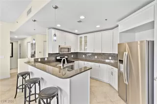 Photo #1: 2752698 Listing 