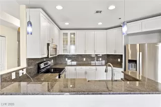 Photo #3: 2752698 Listing 