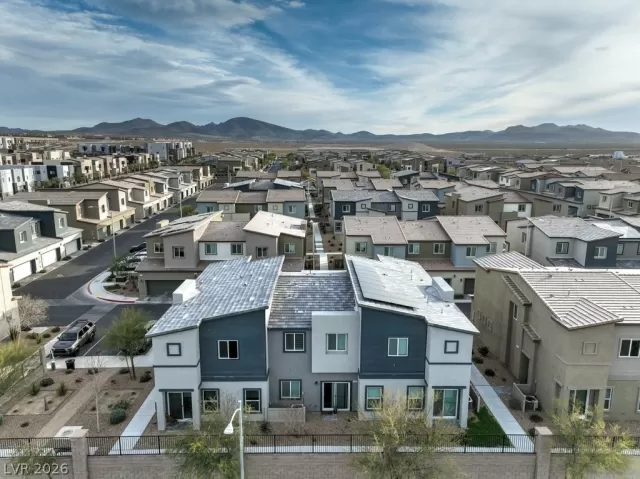 MLS: 2752707 Condo For Sale