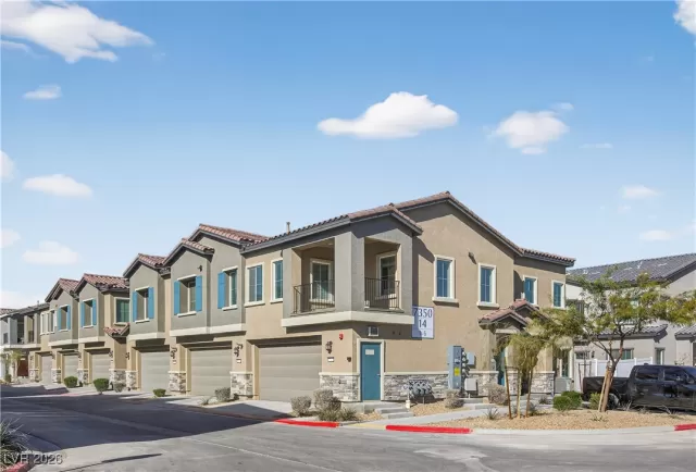 MLS: 2752724 Condo For Sale