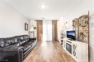 Photo #5: 2752738 Listing 