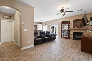 Photo #2: 2752767 Listing 