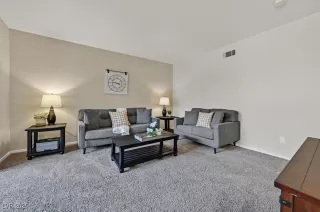 Photo #4: 2752787 Listing