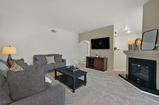 Photo #5: 2752787 Listing