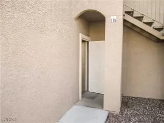 Photo #5: 2752814 Listing