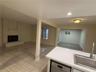 Photo #3: 2752831 Listing