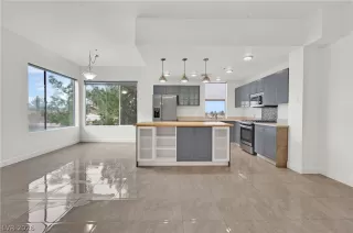 Photo #4: 2752860 Listing 