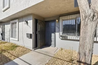 Photo #1: 2752893 Listing