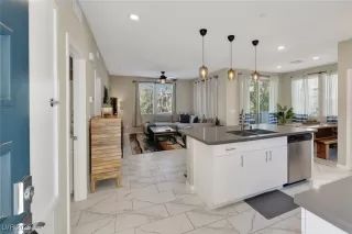 Photo #4: 2752953 Listing 