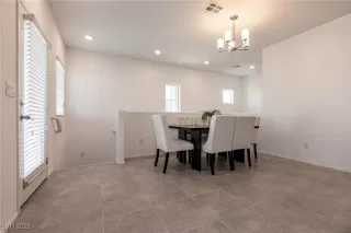 Photo #3: 2752958 Listing 