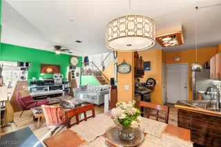 Photo #2: 2752964 Listing