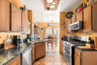 Photo #3: 2752964 Listing