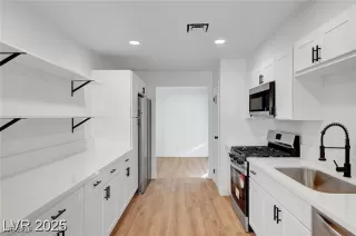 Photo #2: 2752974 Listing 