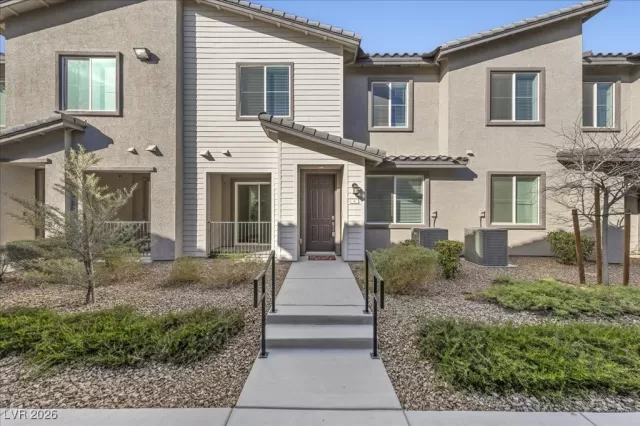 MLS: 2752980 Condo For Sale