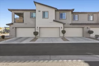 Photo #3: 2752980 Listing