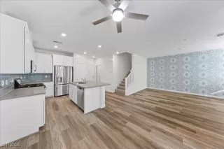 Photo #6: 2752980 Listing