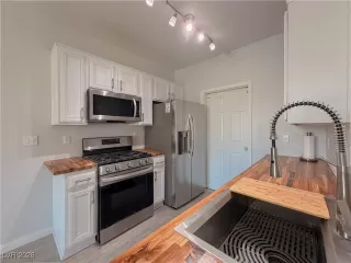 Photo #2: 2752985 Listing 