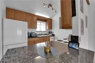 Photo #3: 2752996 Listing 