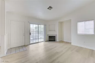 Photo #5: 2753104 Listing