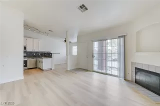 Photo #6: 2753104 Listing